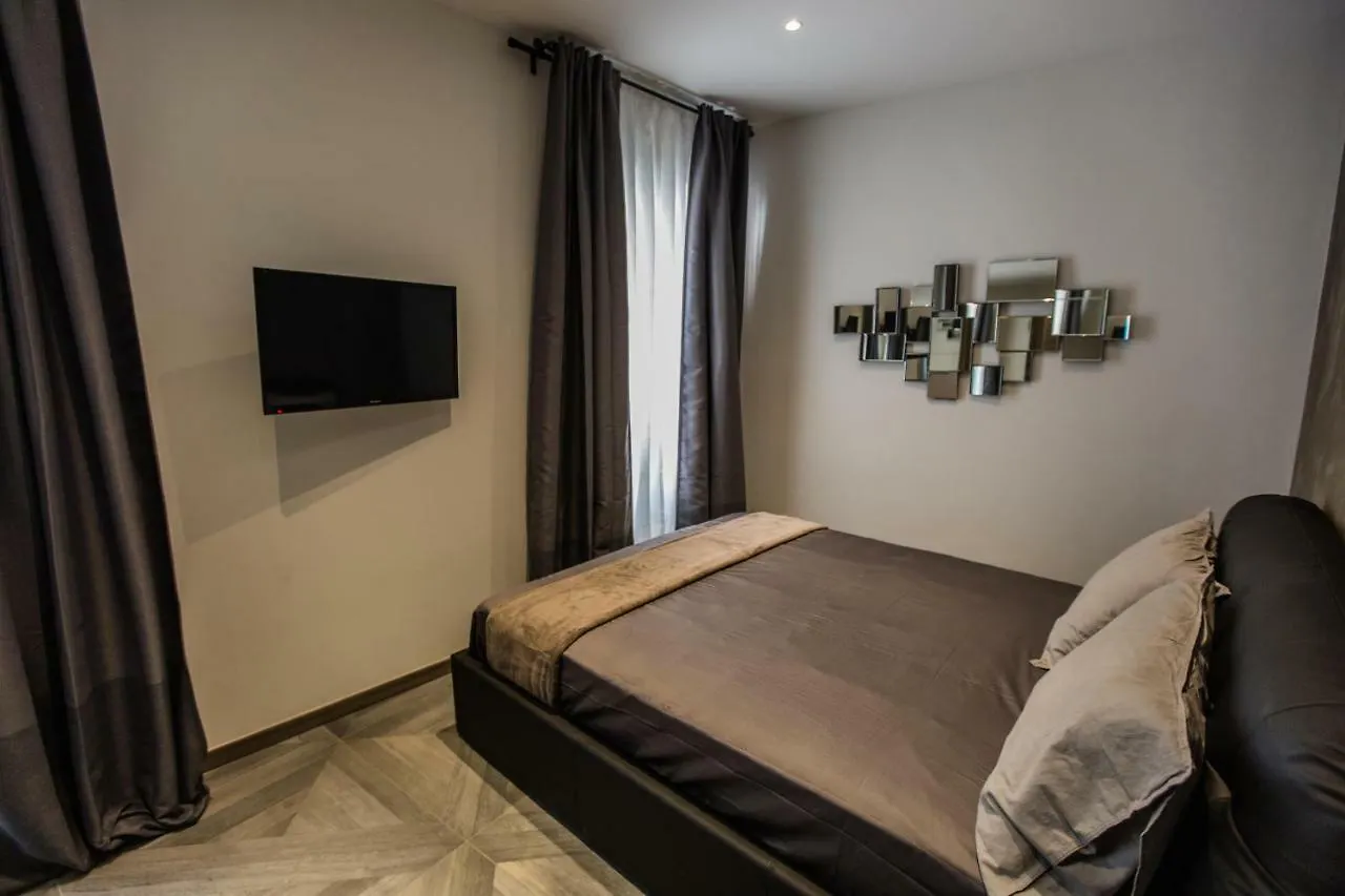 Castle Apartment Near Duomo Milan Italy